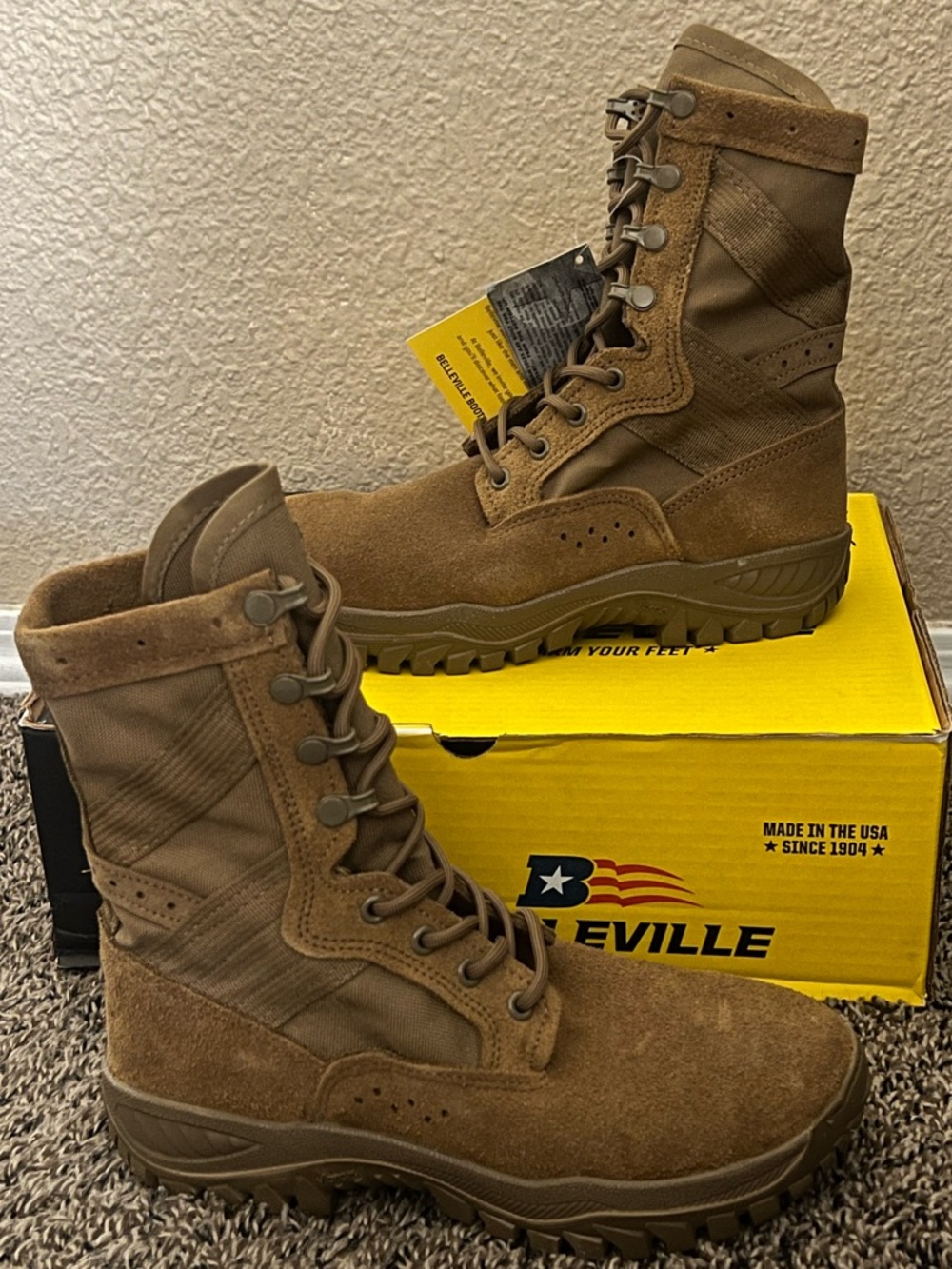 Belleville Men’s 8" Flyweight C320 UltraLight Assault Boots -Size 7.5 Wide